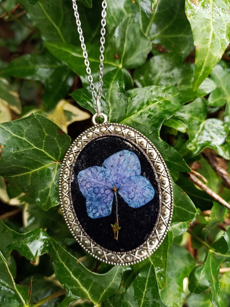 Collier Hortensia