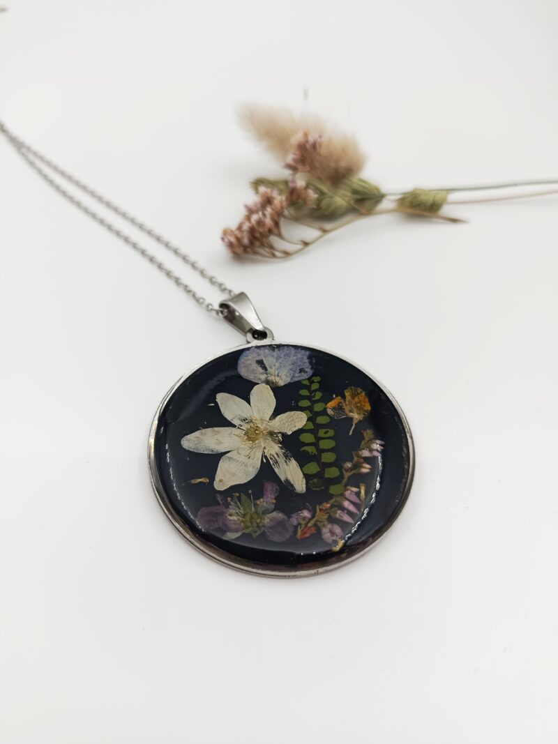 Collier composition florale