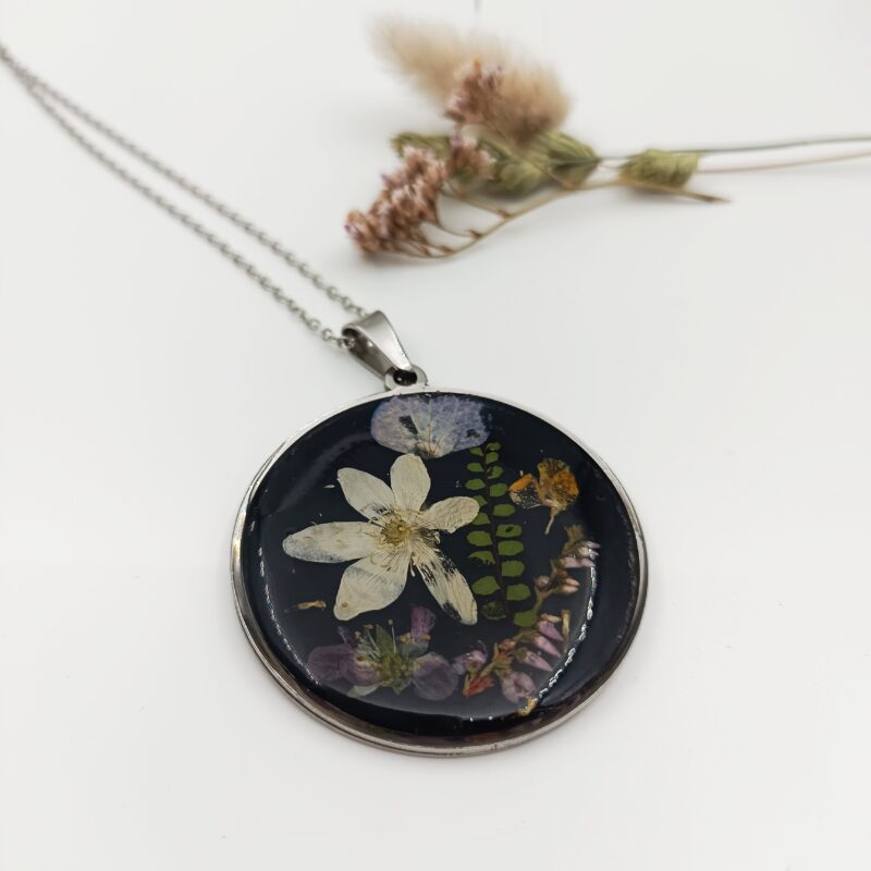 Collier composition florale