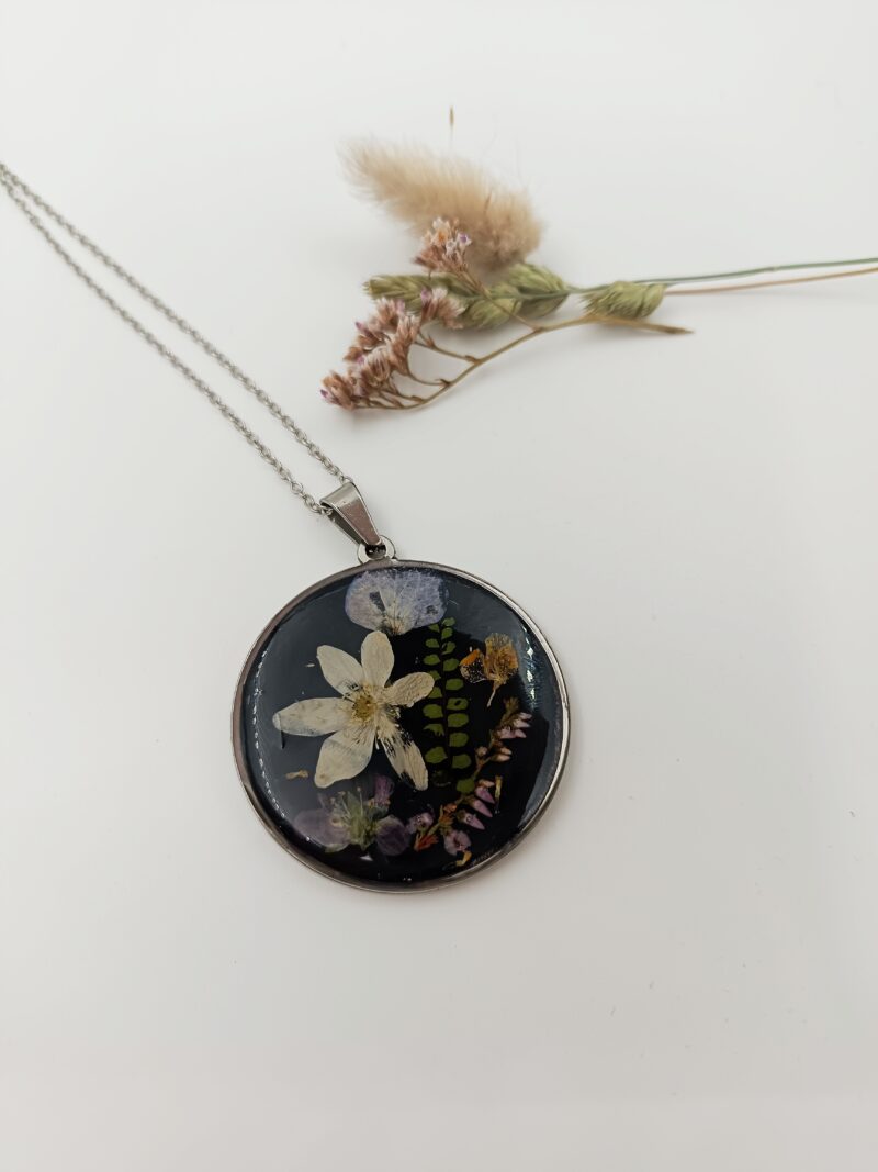Collier composition florale – Image 3