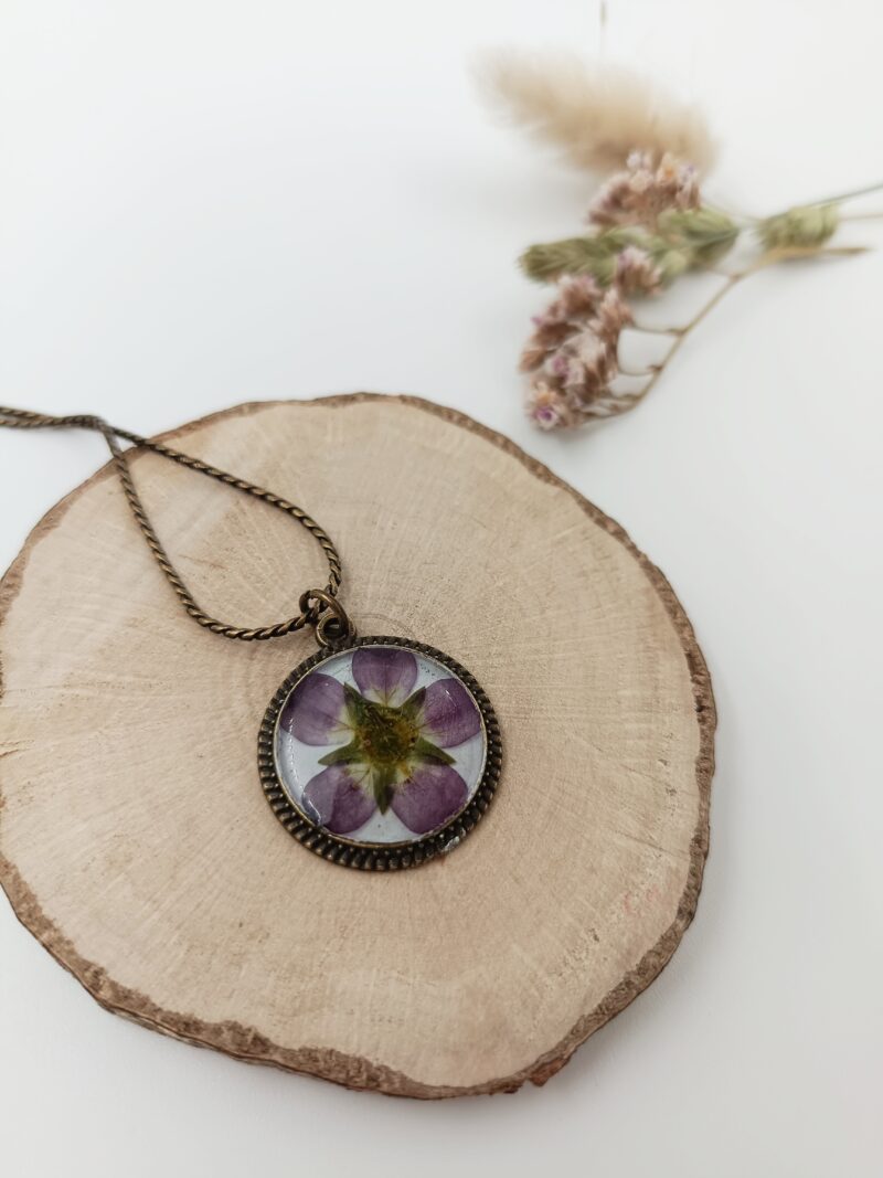 Collier vintage Saxifrage
