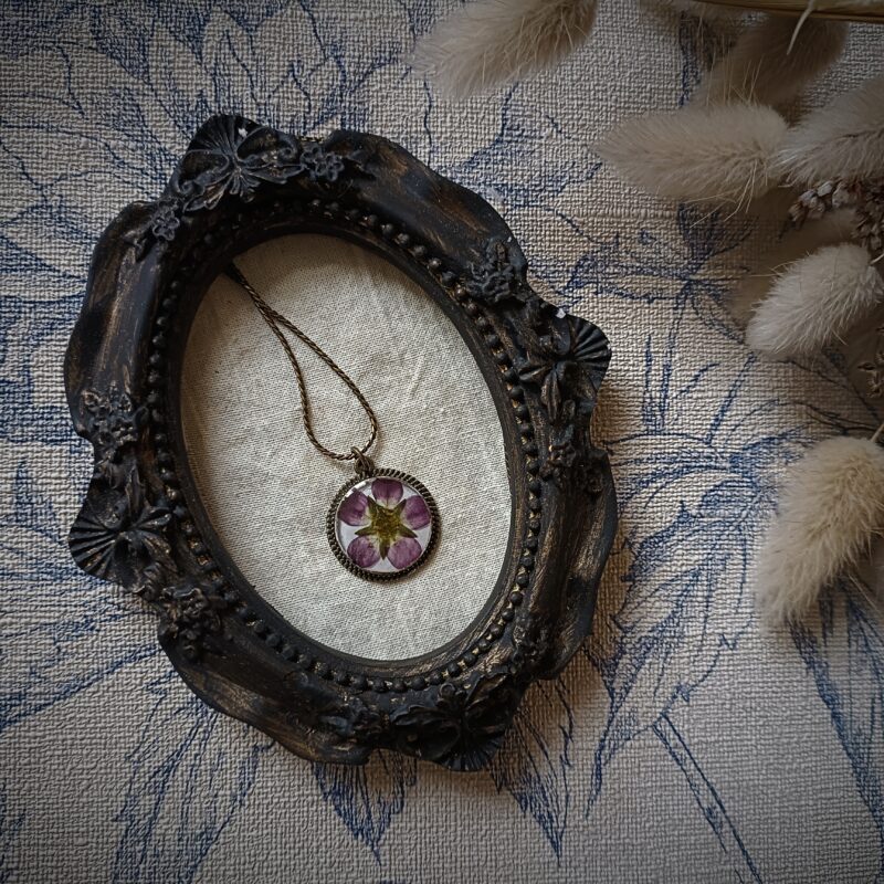 Collier vintage Saxifrage