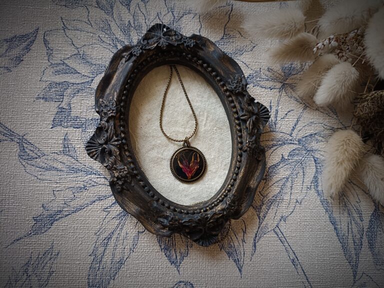 Collier vintage Fuchsia