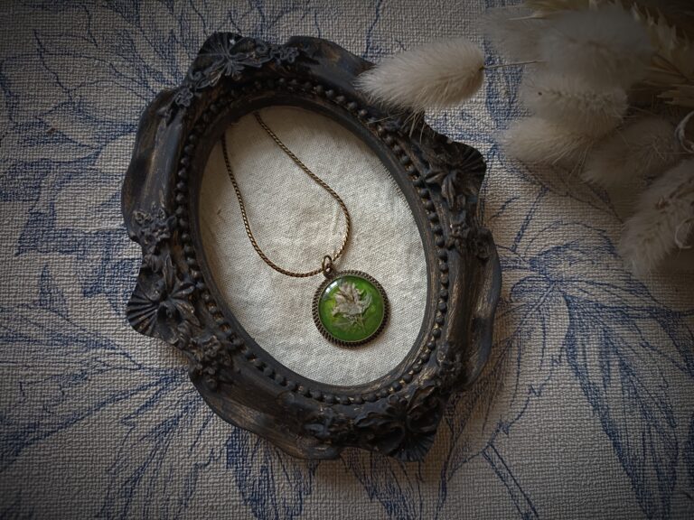 Collier vintage Polygale