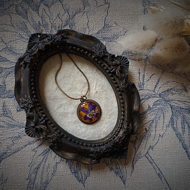 Collier vintage Anémone Hépatique